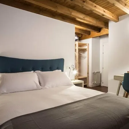 Villa La De Carmen, Entre Santander Y Cabarceno. Liano