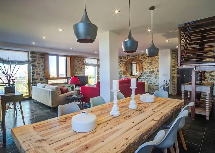 Willa La De Carmen, Entre Santander Y Cabarceno. Liano