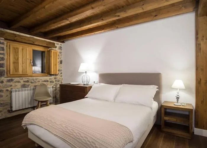 La De Carmen, Entre Santander Y Cabarceno. Vila *