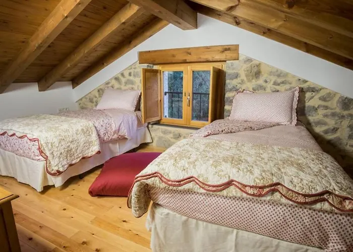 Willa La De Carmen, Entre Santander Y Cabarceno. Liano