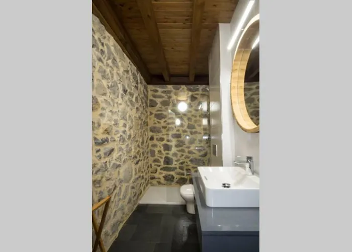 La De Carmen, Entre Santander Y Cabarceno. * Liano