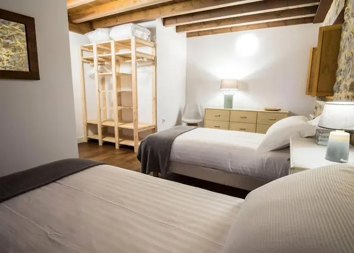 La De Carmen, Entre Santander Y Cabarceno. * Liano